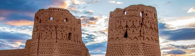 Die Rabat-Festung in Abarkuh, eine Verteidigungsburg, die sich in einen Wohnsitz für Bauern verwandelte.